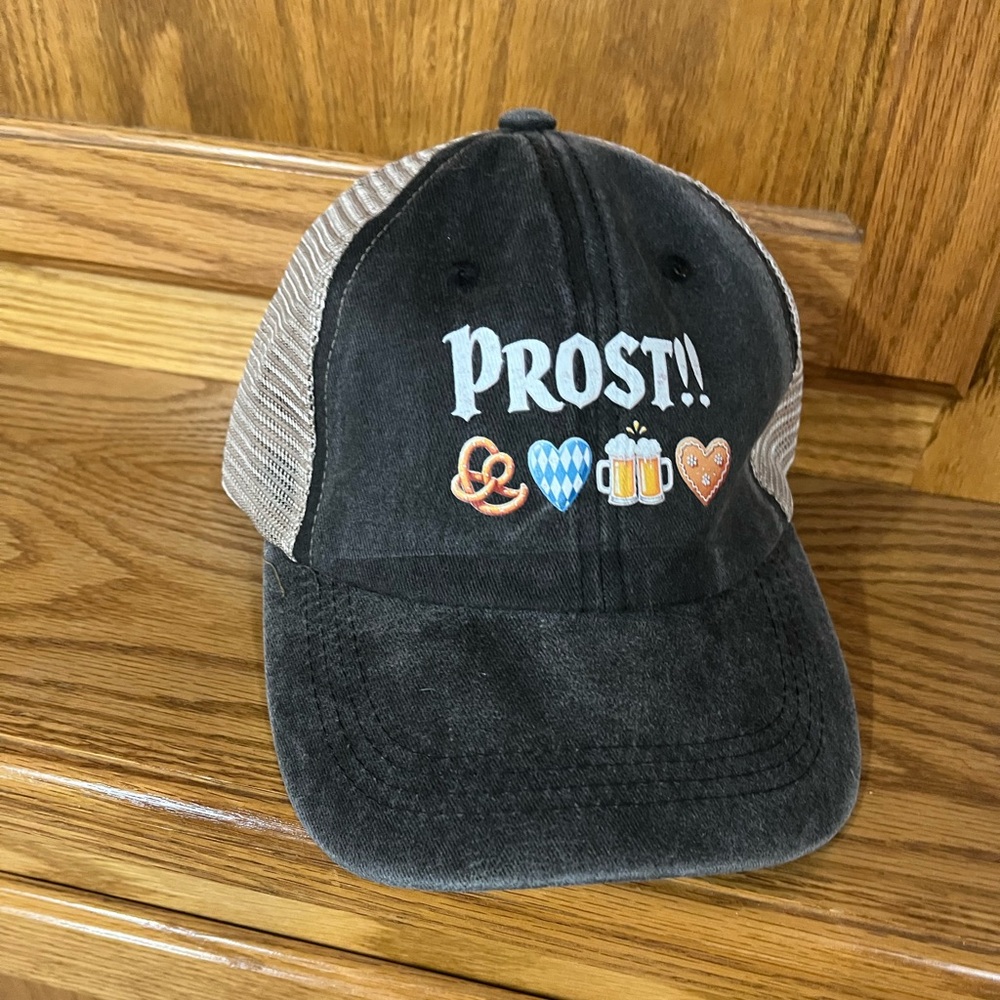 ‘Prost’. Baseball Cap

Never worn!!!

Make me an offer!